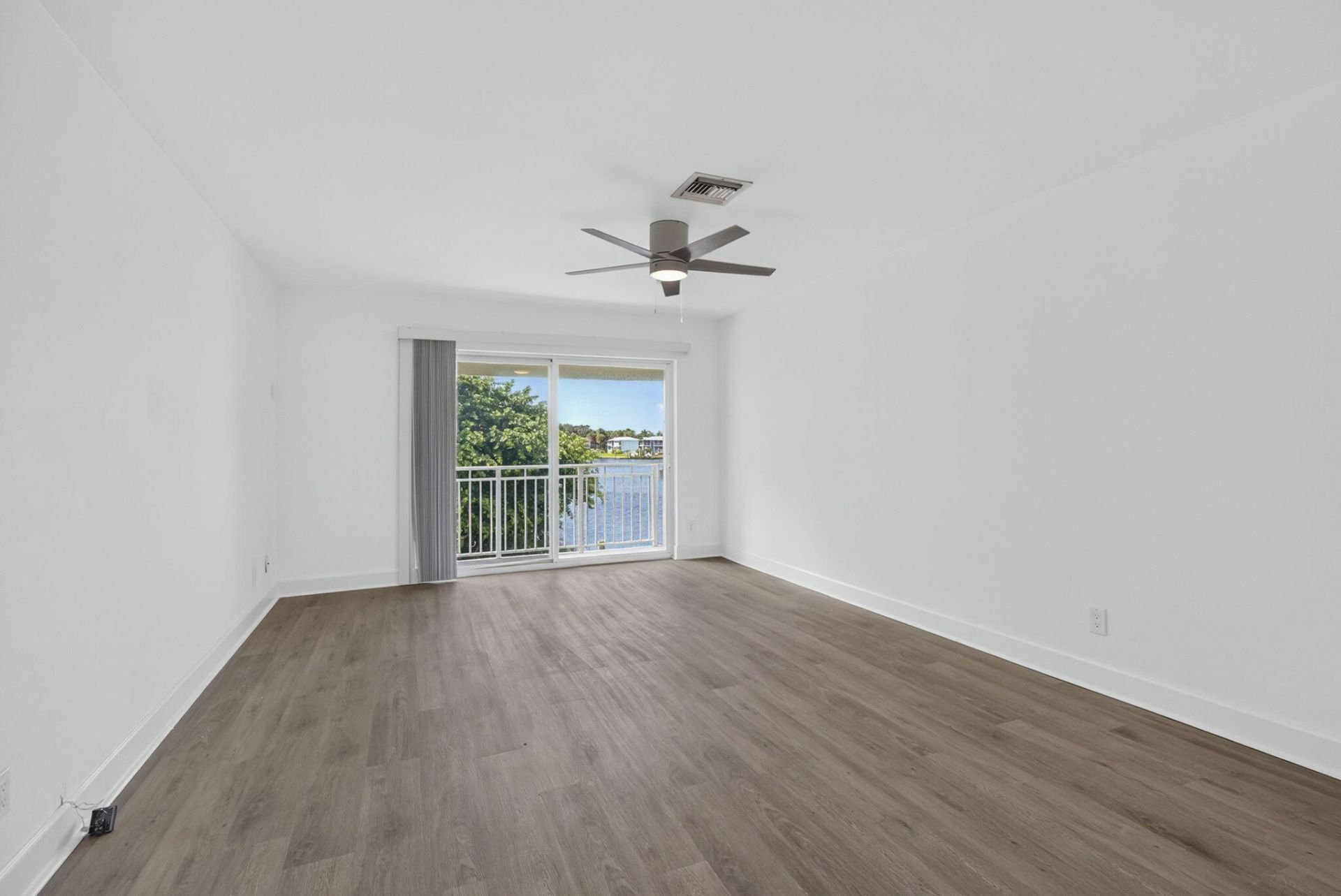 405 Southwind Drive, Unit 4, North Palm Beach, FL 33408 Photo