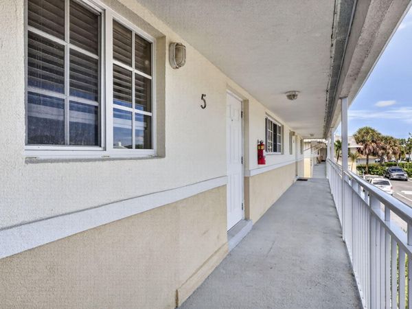 405 SOUTHWIND Drive, Unit 5, North Palm Beach, FL 33408