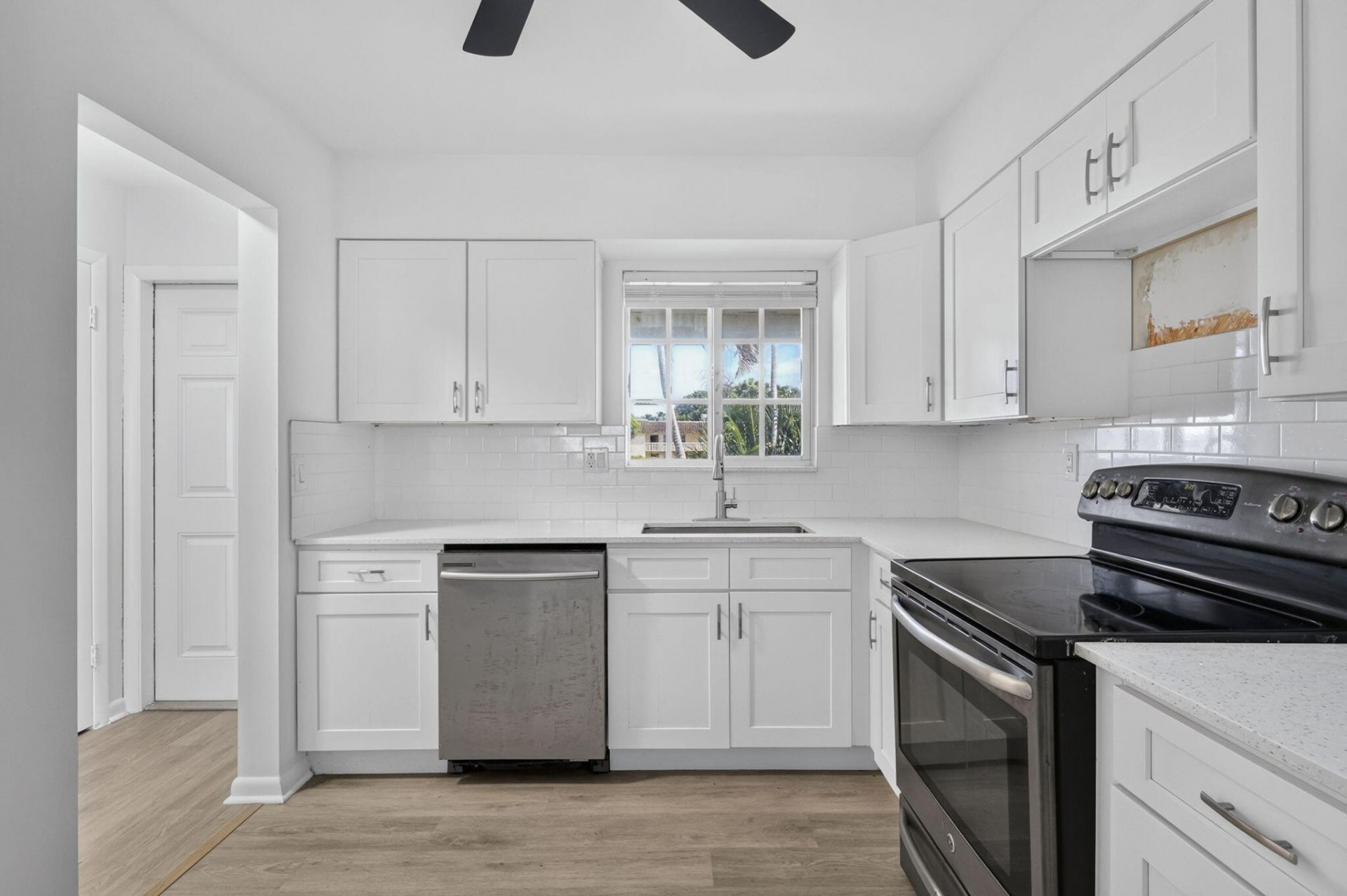405 Southwind Drive, Unit 5, North Palm Beach, FL 33408 Photo