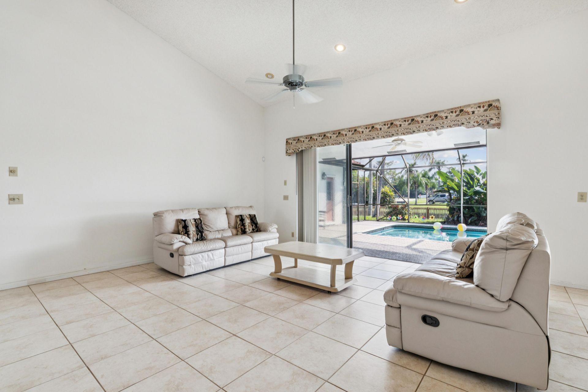 1240 NW 100th Way Nw, Plantation, FL 33322 Photo