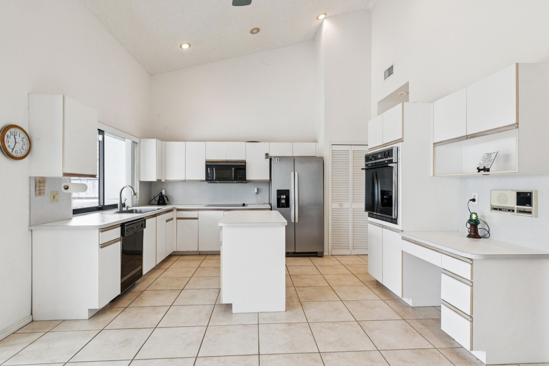 1240 NW 100th Way Nw, Plantation, FL 33322 Photo