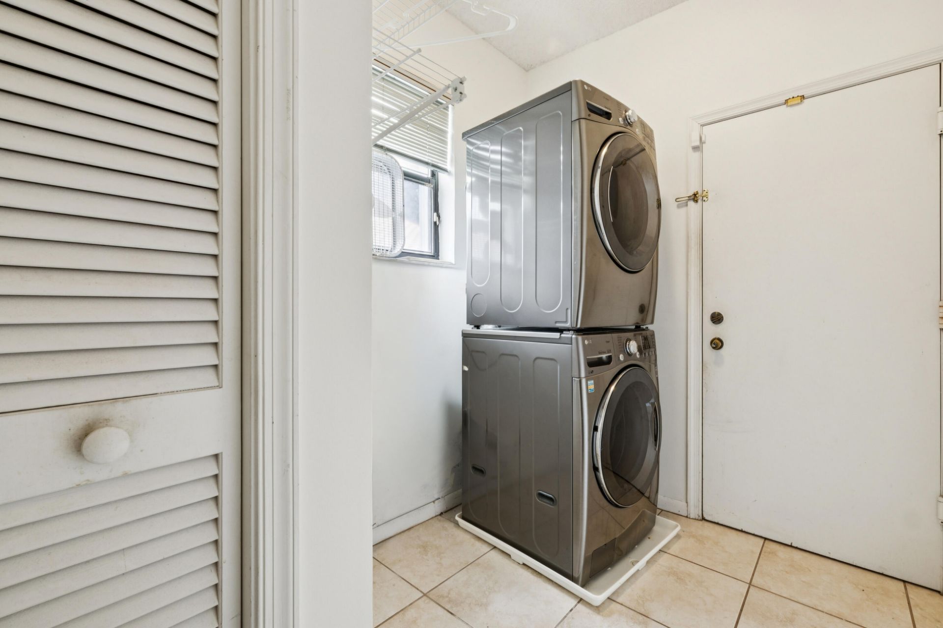 1240 NW 100th Way Nw, Plantation, FL 33322 Photo