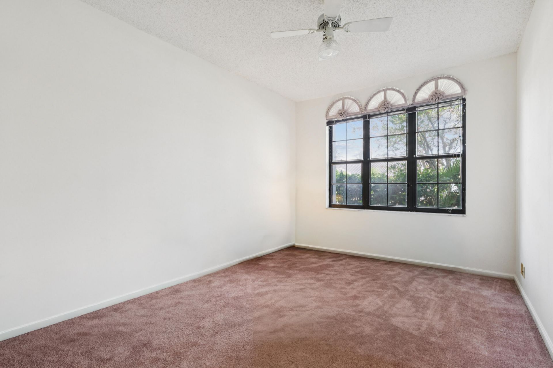 1240 NW 100th Way Nw, Plantation, FL 33322 Photo