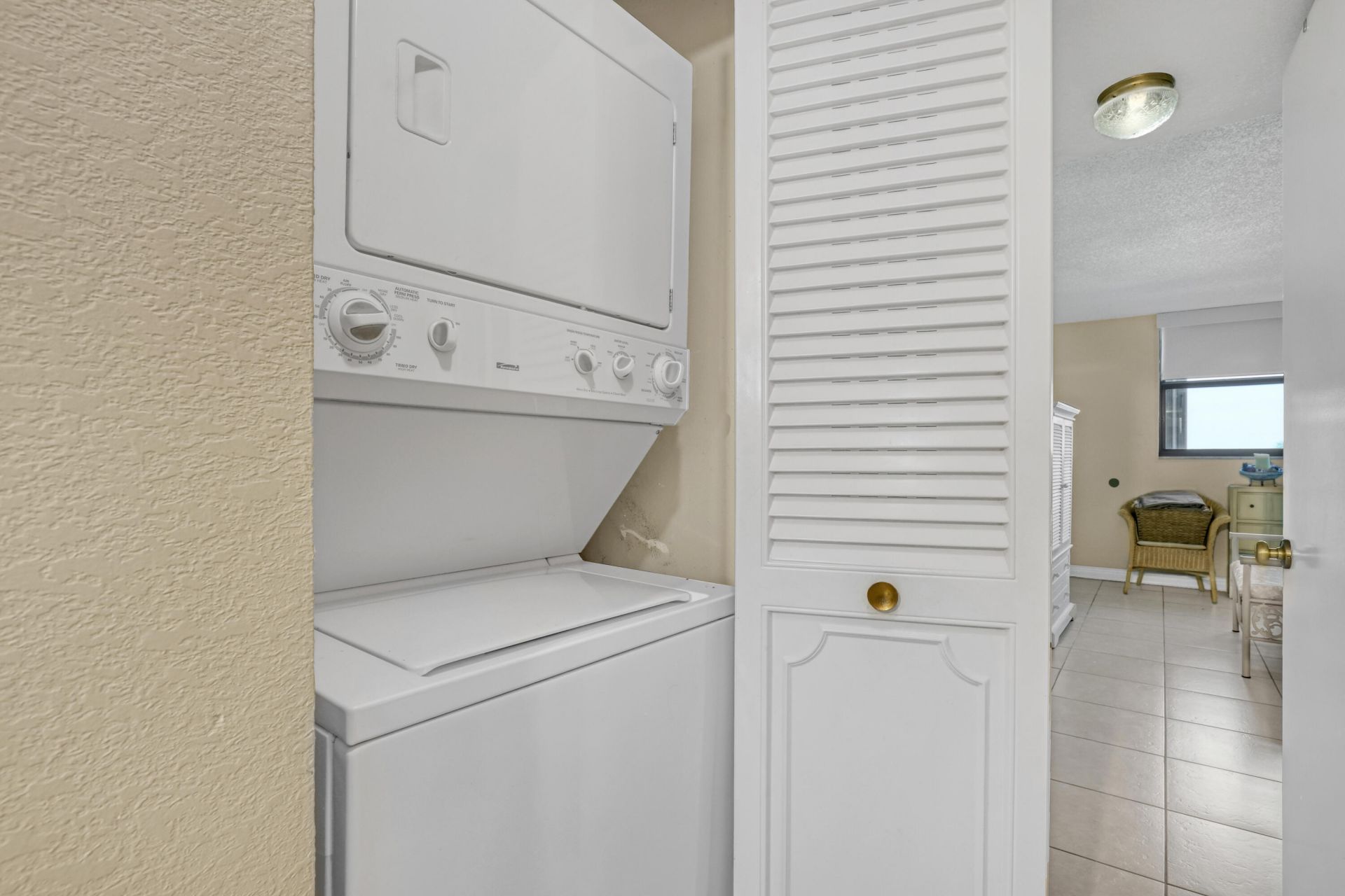 145 S Ocean Avenue, Unit 601, Palm Beach Shores, FL 33404 Photo