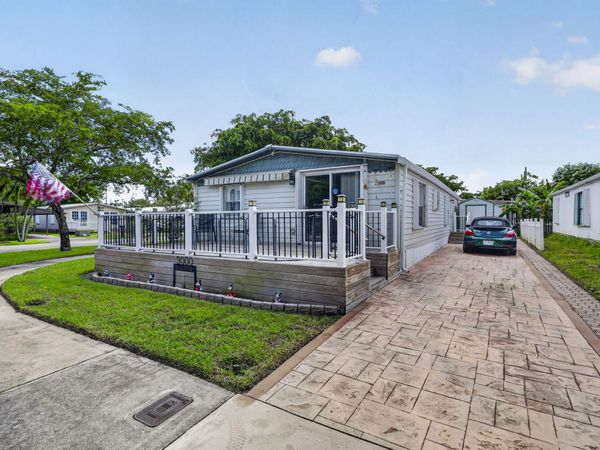 3000 SW 51st Street, Fort Lauderdale, FL 33312