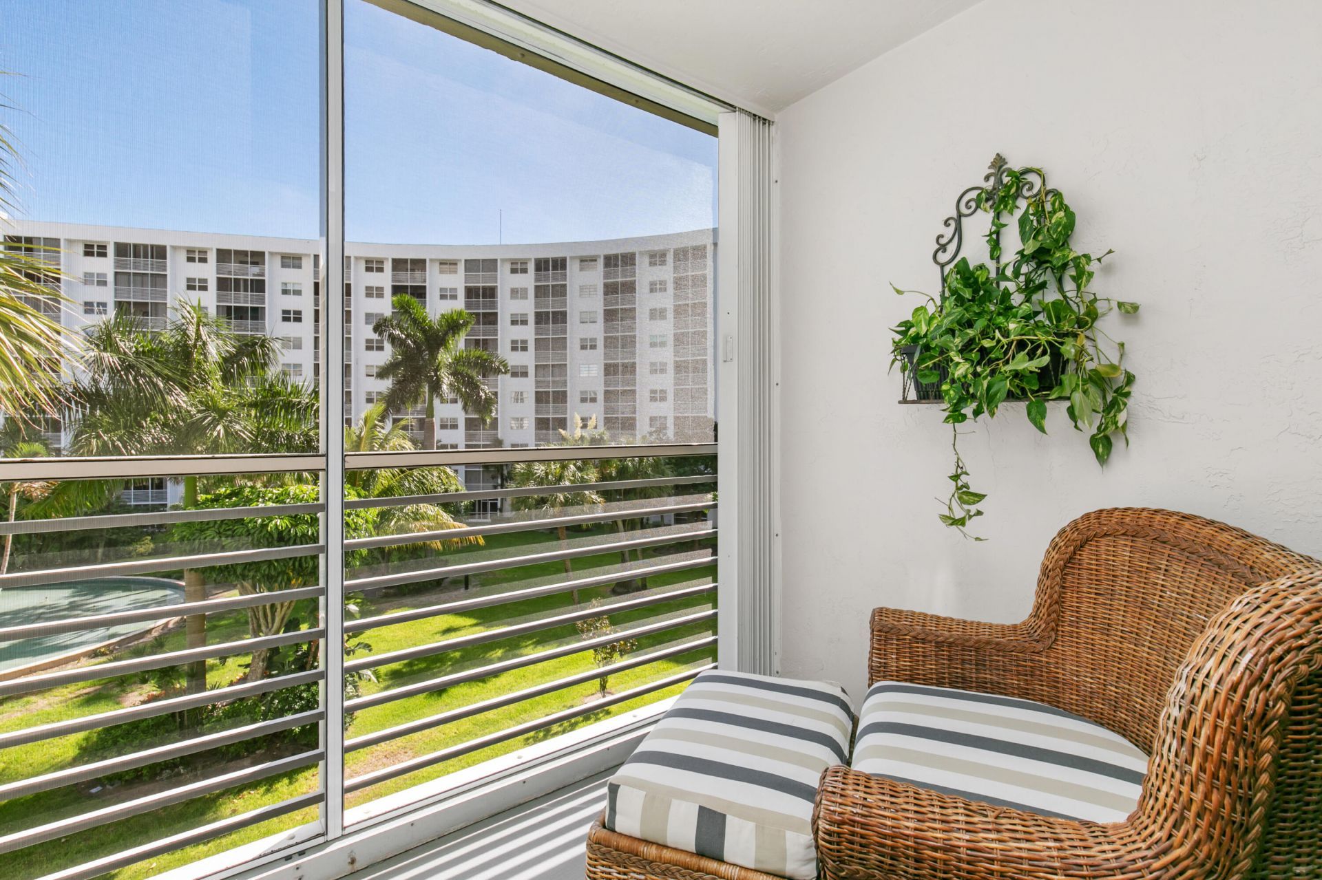 2731 NE 14th Street Causeway, Unit 407, Pompano Beach, FL 33062 Photo