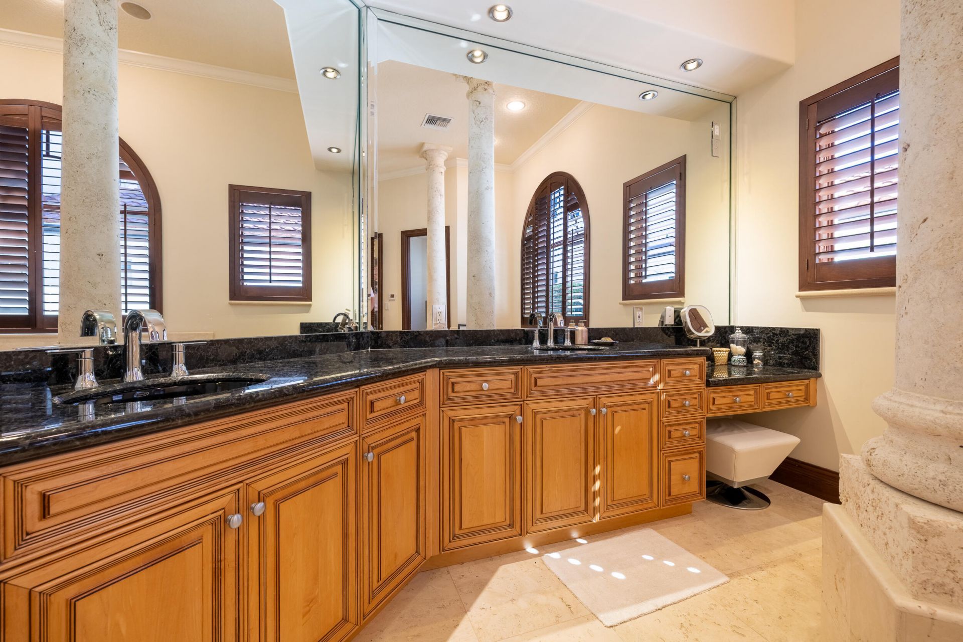 817 Harbour Isles Place, North Palm Beach, FL 33410 Photo
