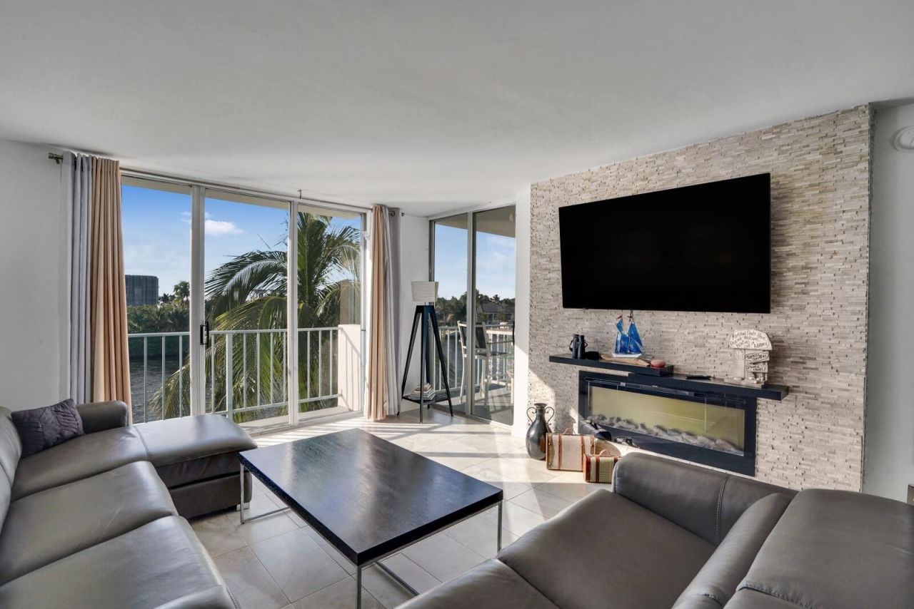 1609 N Riverside Drive, Unit 304, Pompano Beach, FL 33062 Photo