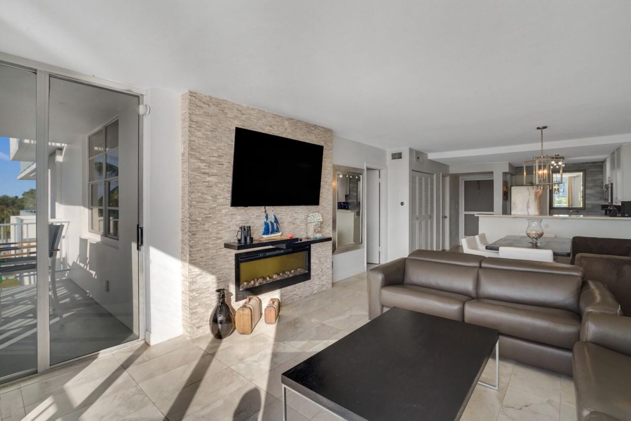 1609 N Riverside Drive, Unit 304, Pompano Beach, FL 33062 Photo