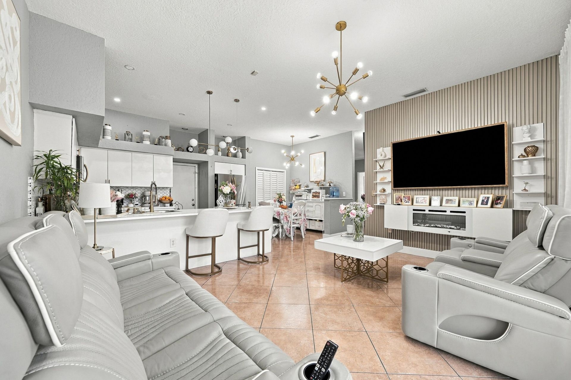 9062 NW 148th Terrace, Miami Lakes, FL 33018 Photo