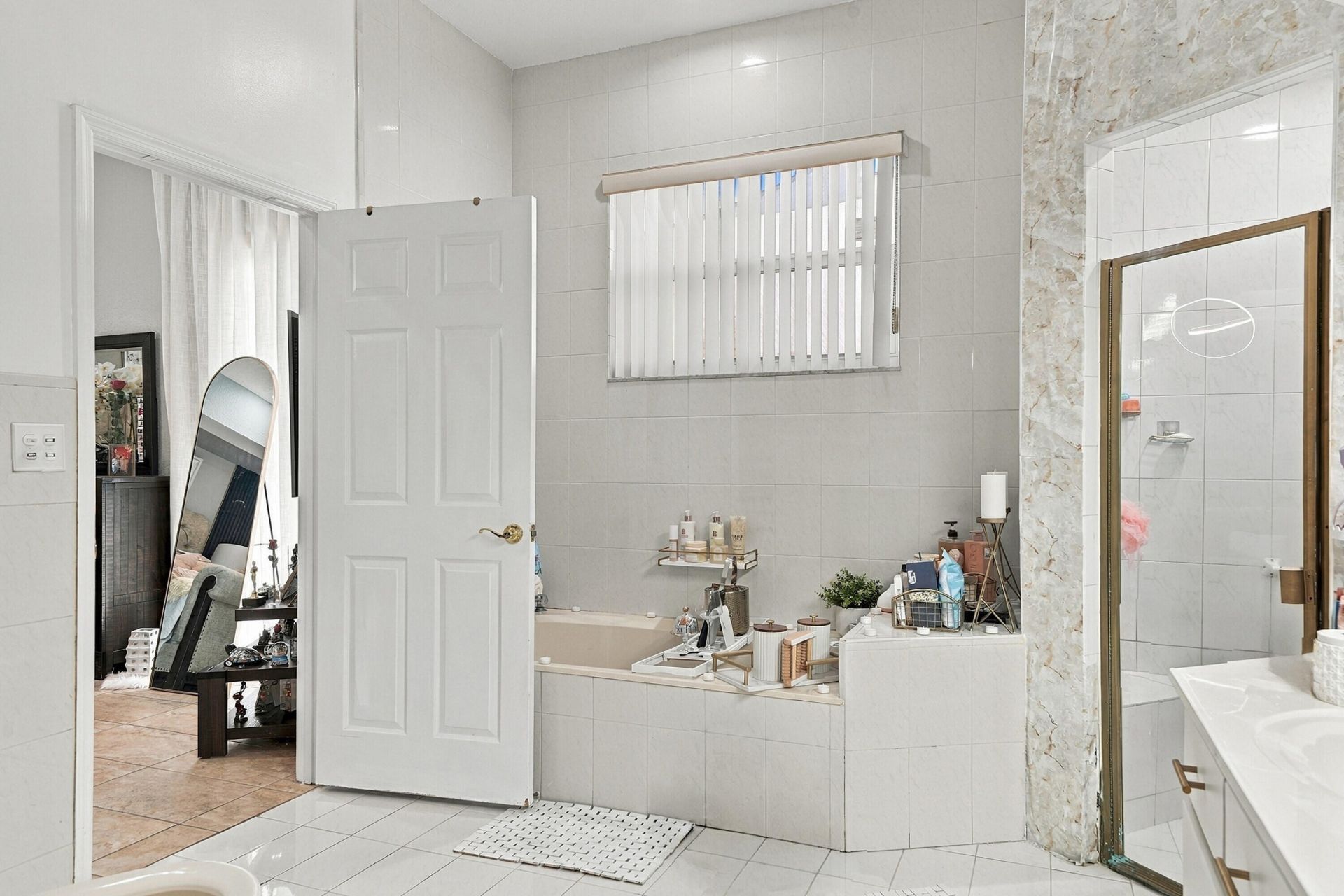 9062 NW 148th Terrace, Miami Lakes, FL 33018 Photo