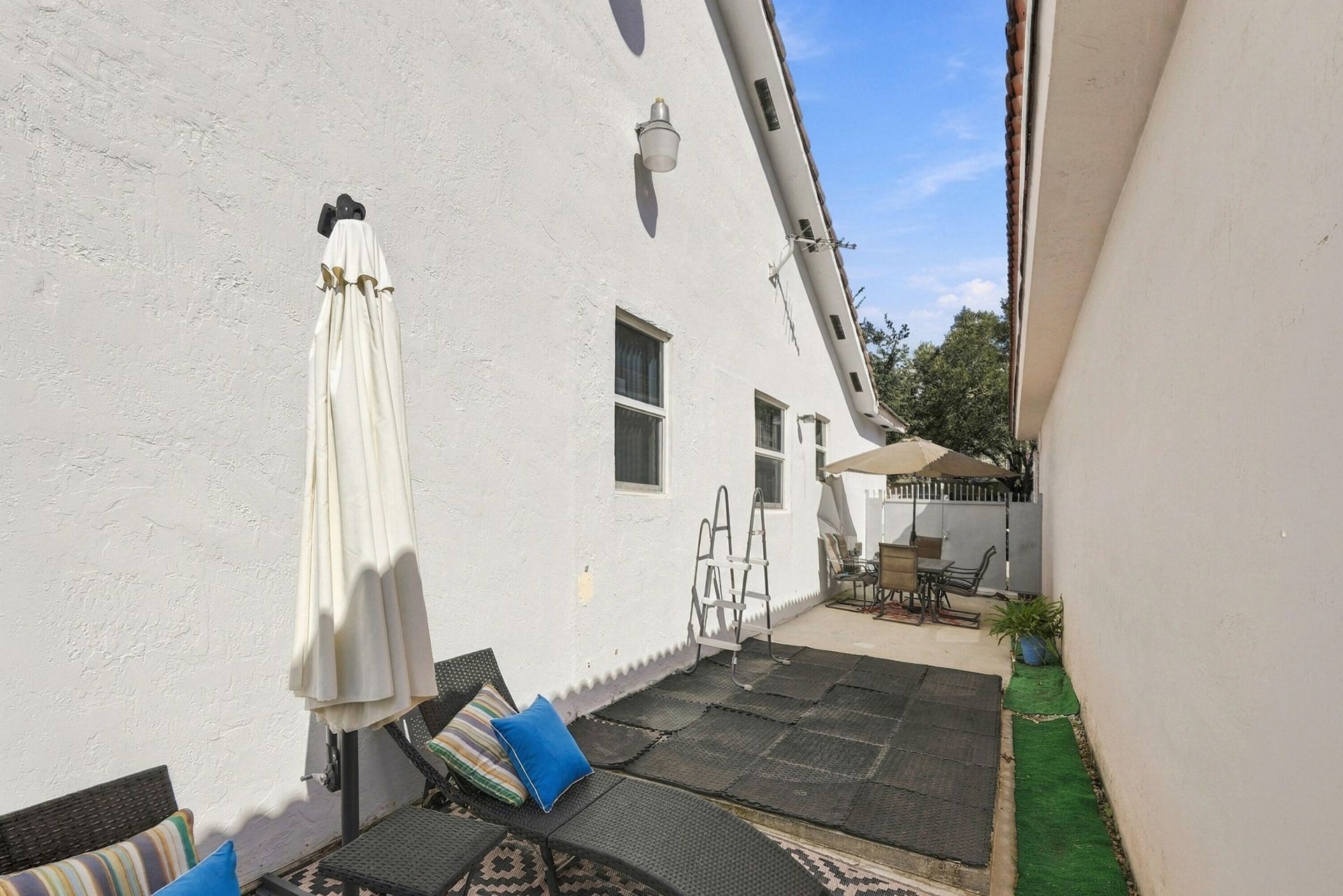 9062 NW 148th Terrace, Miami Lakes, FL 33018 Photo
