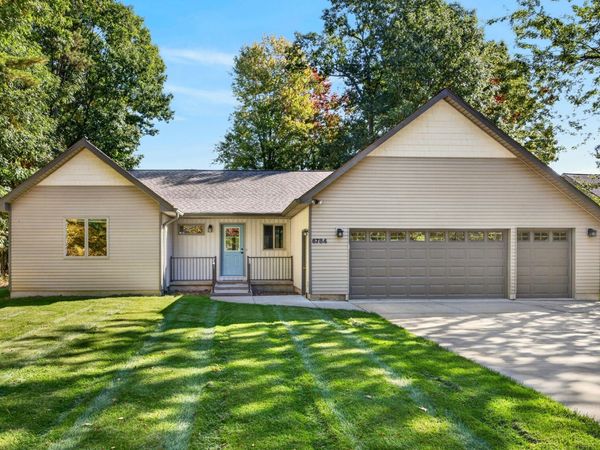 6784 Beechnut Court, Canadian Lakes, MI 49346