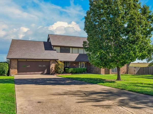 438 Chisholm Circle , Bartlesville, OK 74006