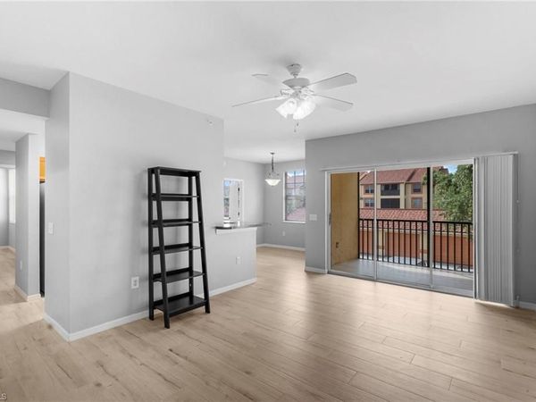 7905 Preserve CIR , Unit 125, NAPLES, FL 34119