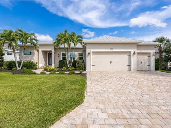 8702 Lakefront CT , FORT MYERS, FL 33908