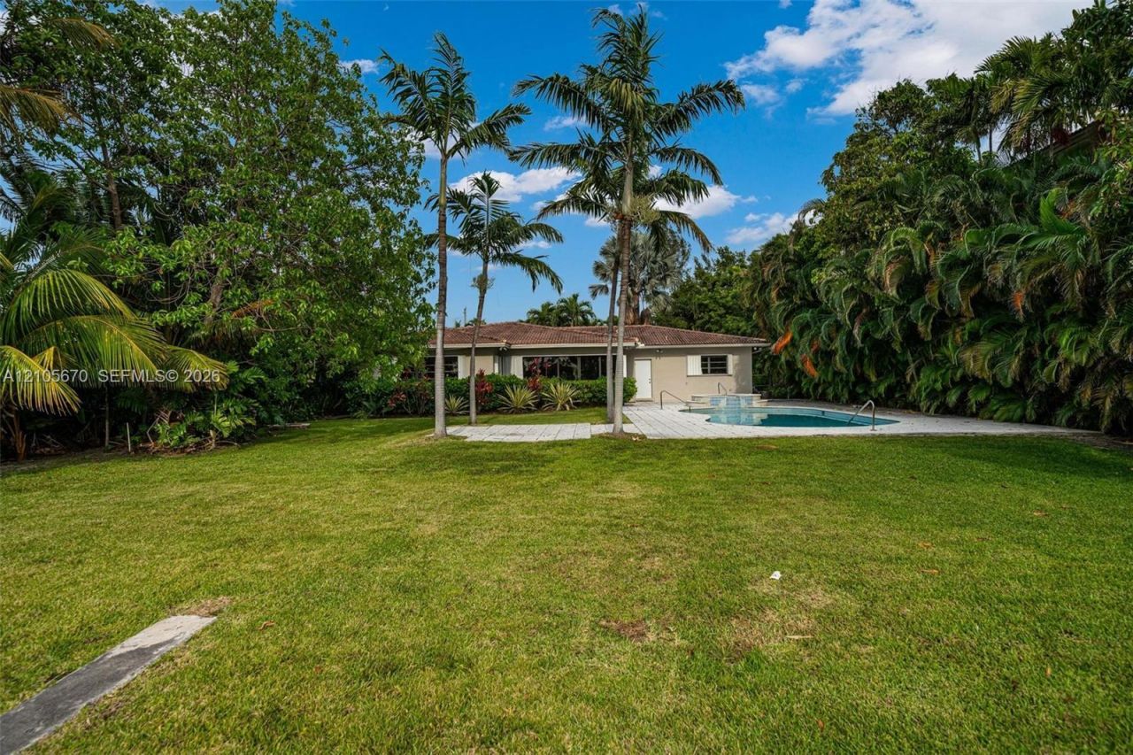 9250 Bay Dr, Surfside, FL 33154 Photo