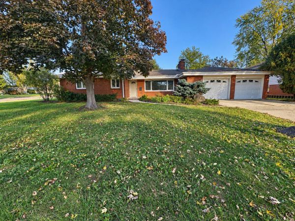 1724 N Avenue F Avenue , Sterling, IL 61081