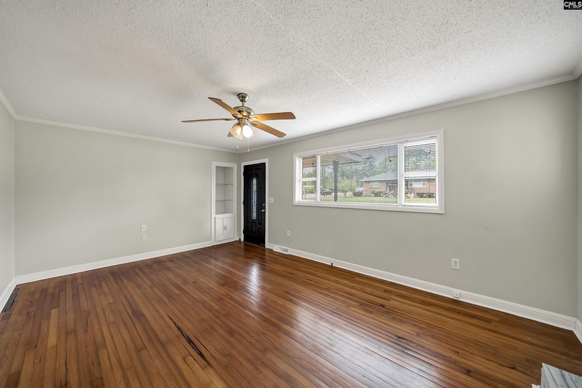 1256 Newnham Drive  Photo 10