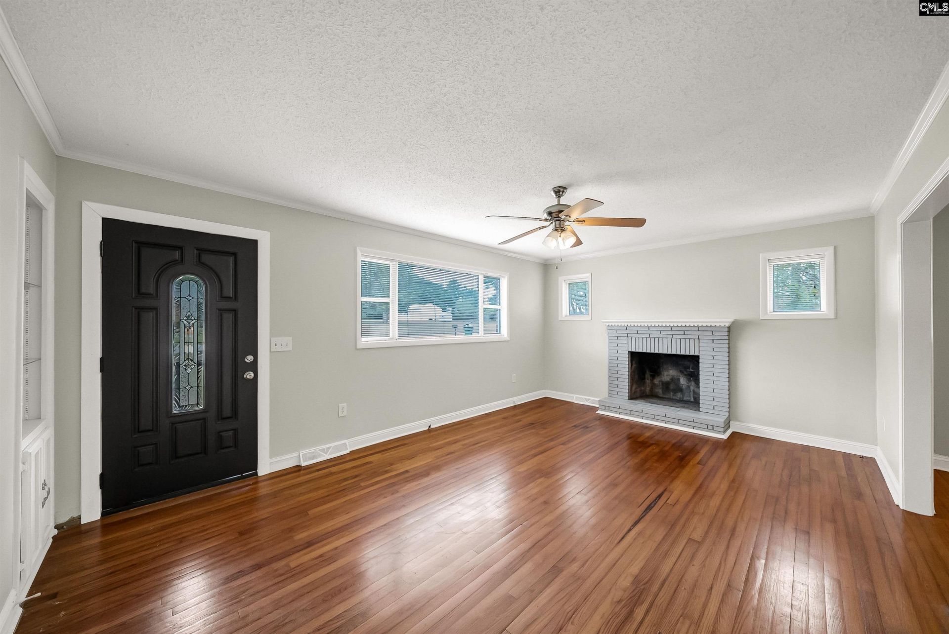1256 Newnham Drive  Photo 8