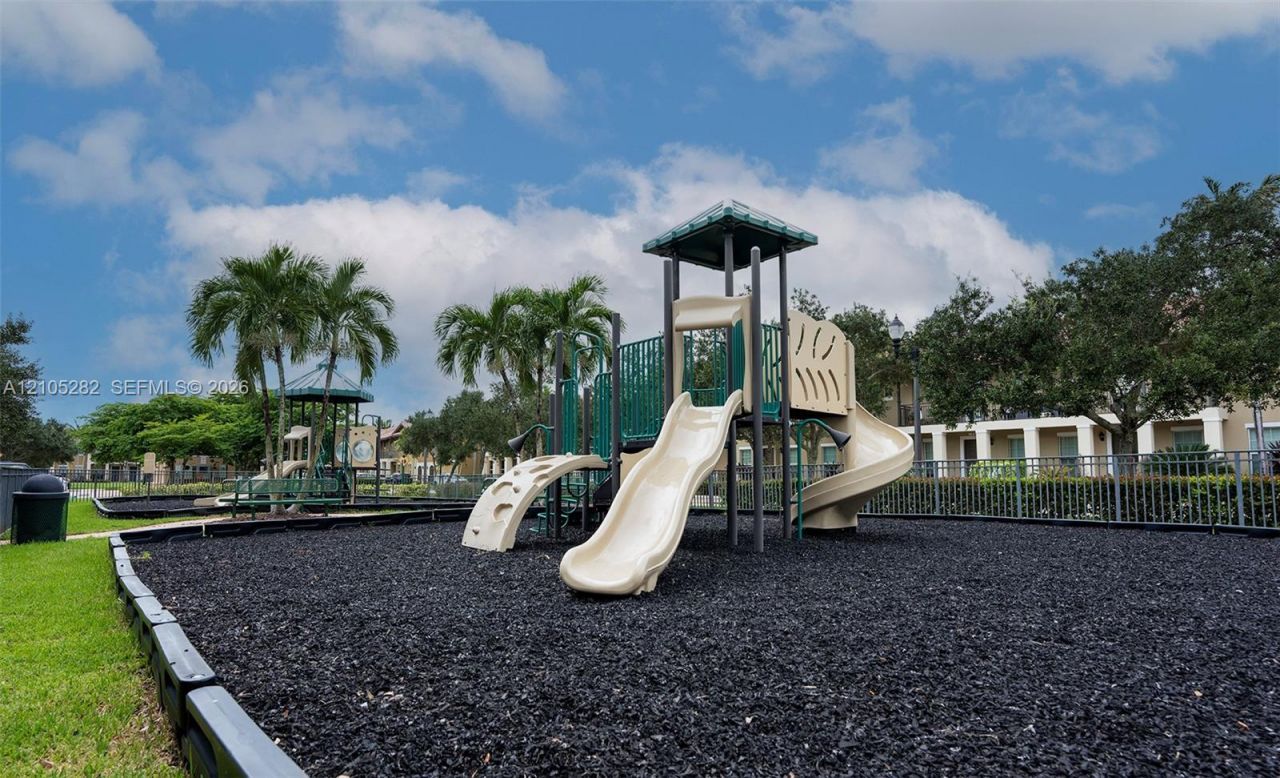 1104 SW 146th Ter , Pembroke Pines, FL 33027 Photo