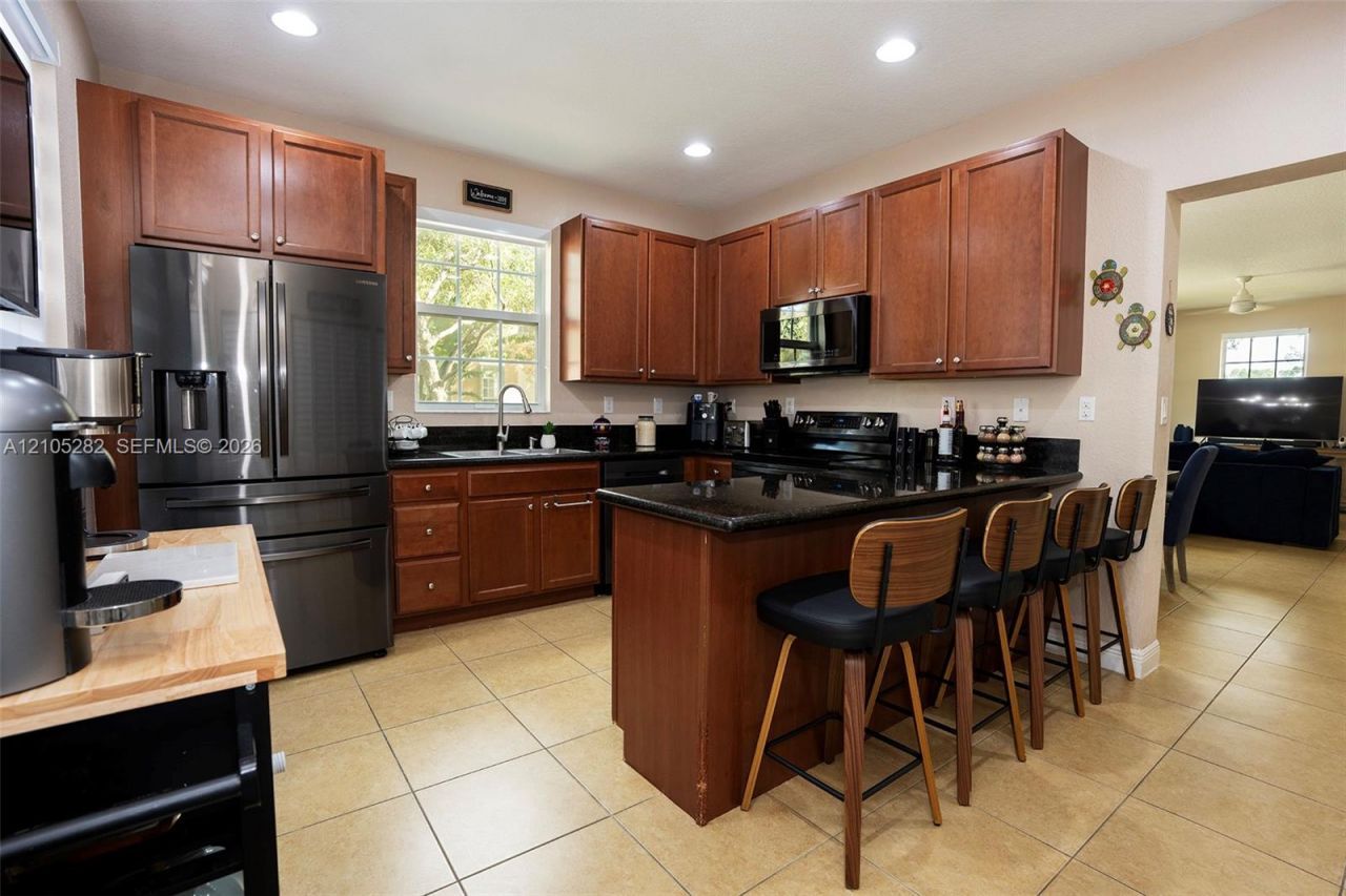 1104 SW 146th Ter , Pembroke Pines, FL 33027 Photo