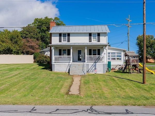 15 LURAY AVE, LURAY, VA 22835