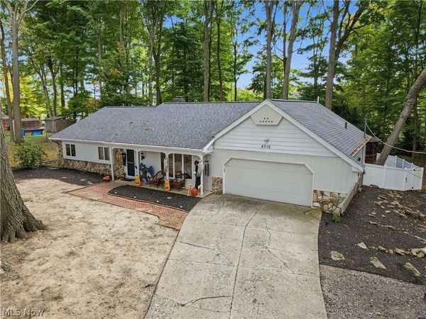 4710 Young Road , Stow, OH 44224