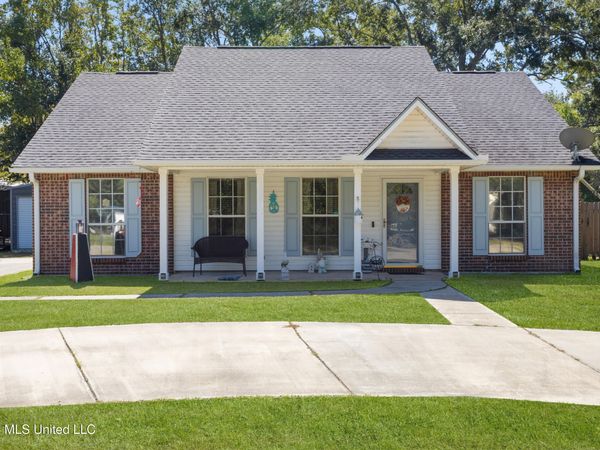 1507 Garden Lane, Gautier, MS 39553