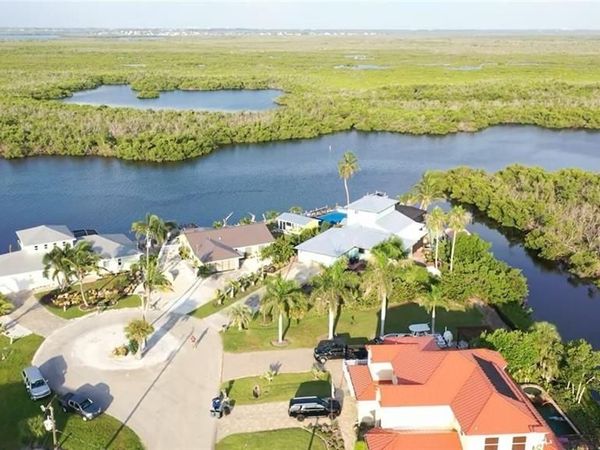 5043 Genesee PKWY , BOKEELIA, FL 33922