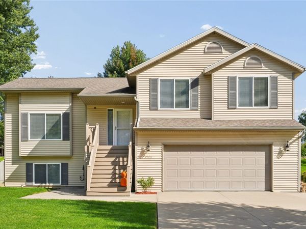2331 North Ridge Drive , Coralville, IA 52241