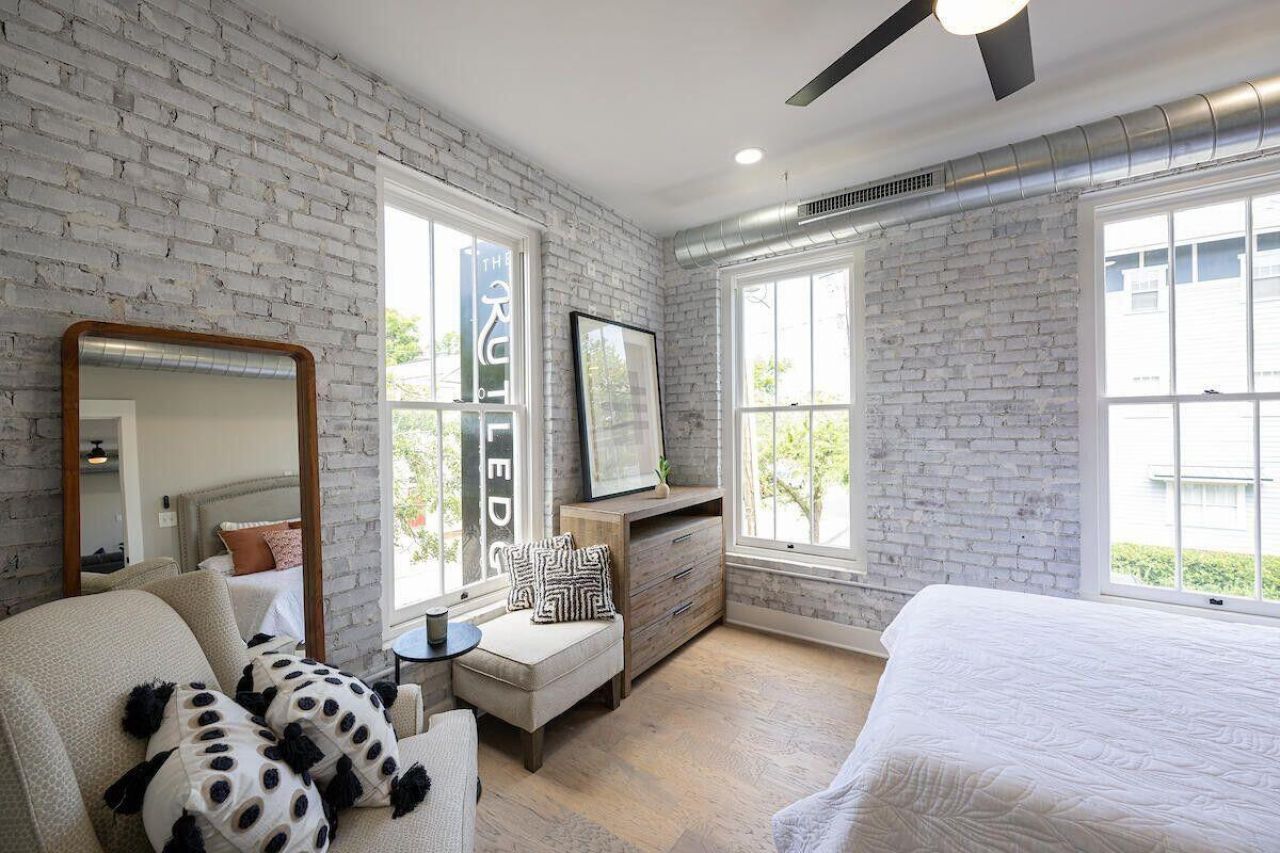 70 Carolina Street Photo 8