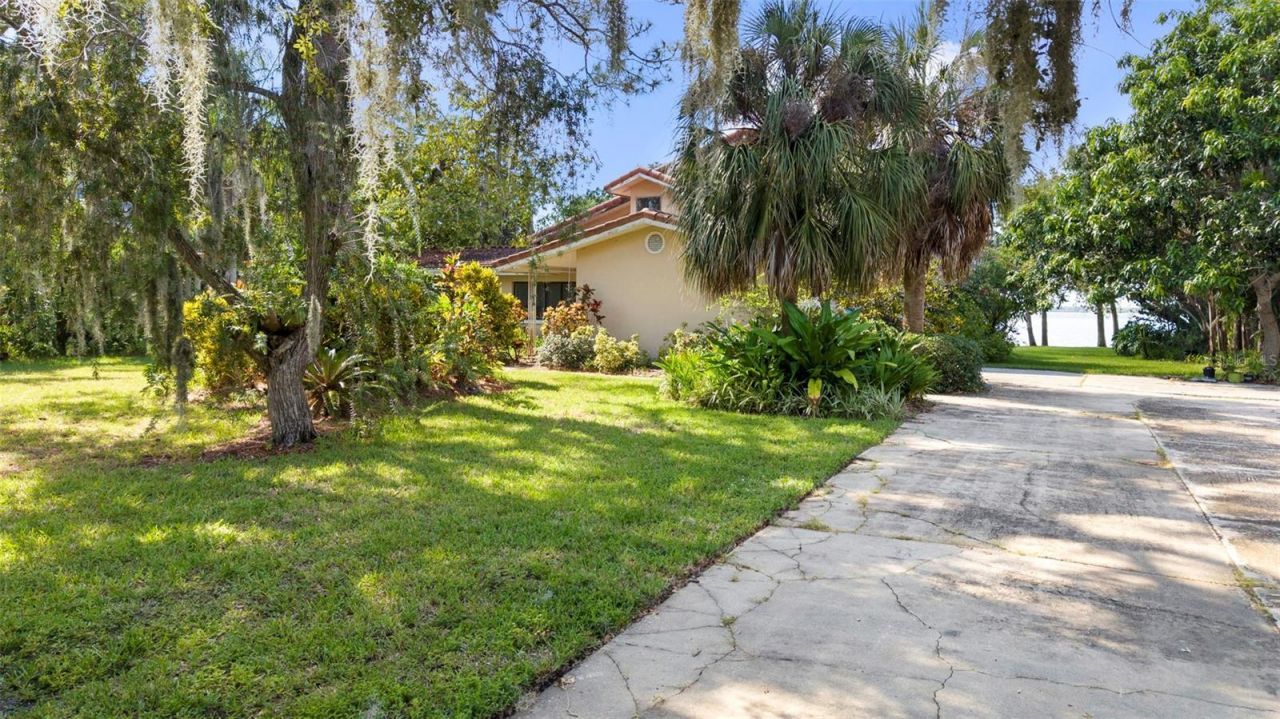 600 Shore Drive E, Oldsmar, FL 34677 Photo