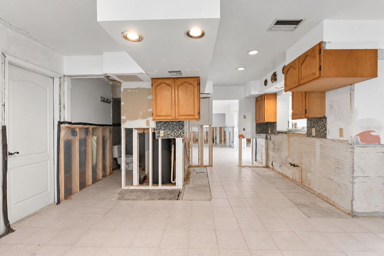 600 Shore Drive E, Oldsmar, FL 34677 Photo