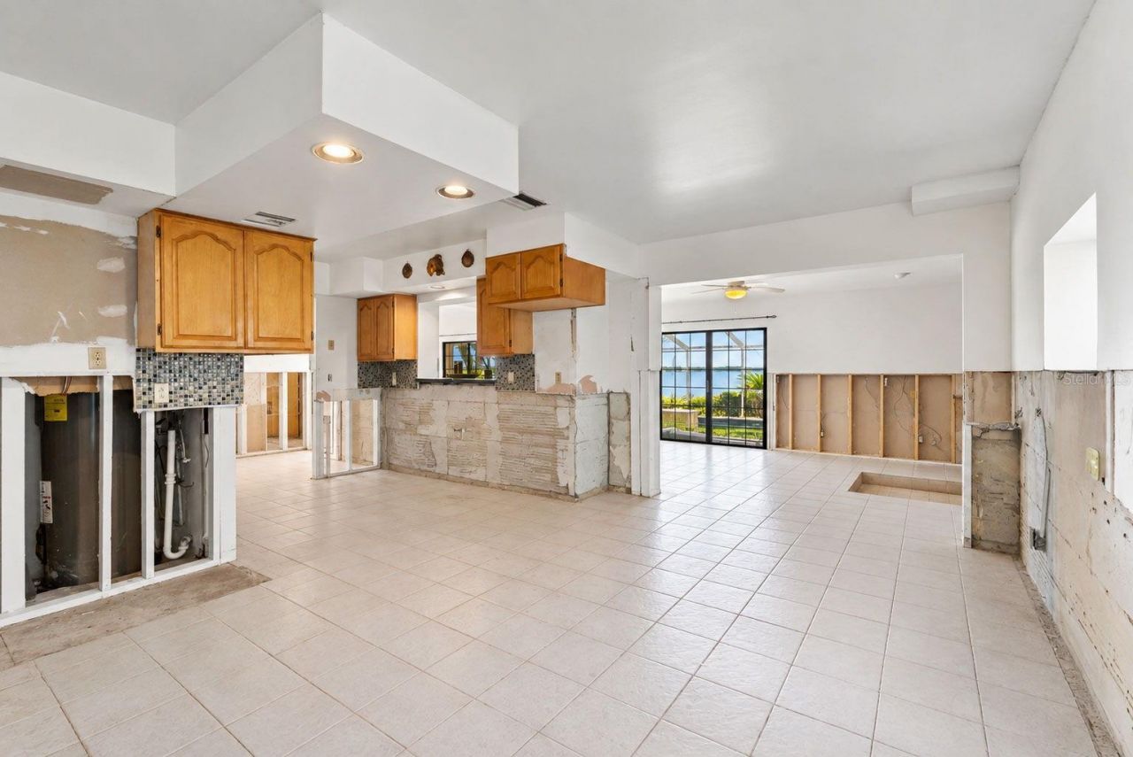 600 Shore Drive E, Oldsmar, FL 34677 Photo