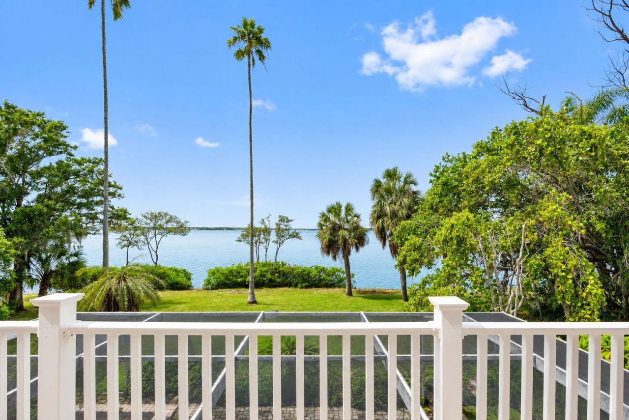 600 Shore Drive E, Oldsmar, FL 34677 Photo