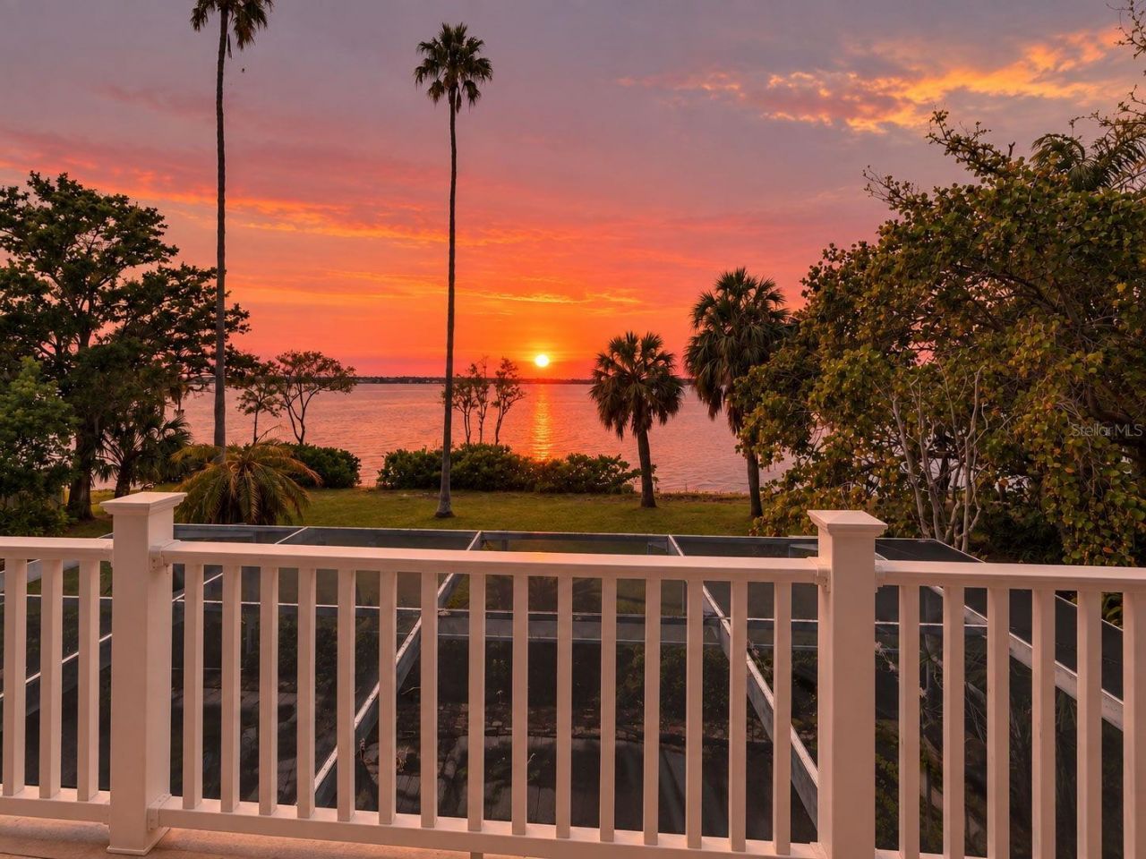 600 Shore Drive E, Oldsmar, FL 34677 Photo