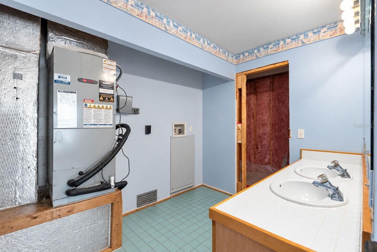 600 Shore Drive E, Oldsmar, FL 34677 Photo