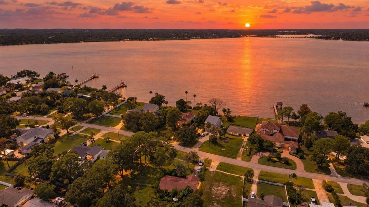 600 Shore Drive E, Oldsmar, FL 34677 Photo