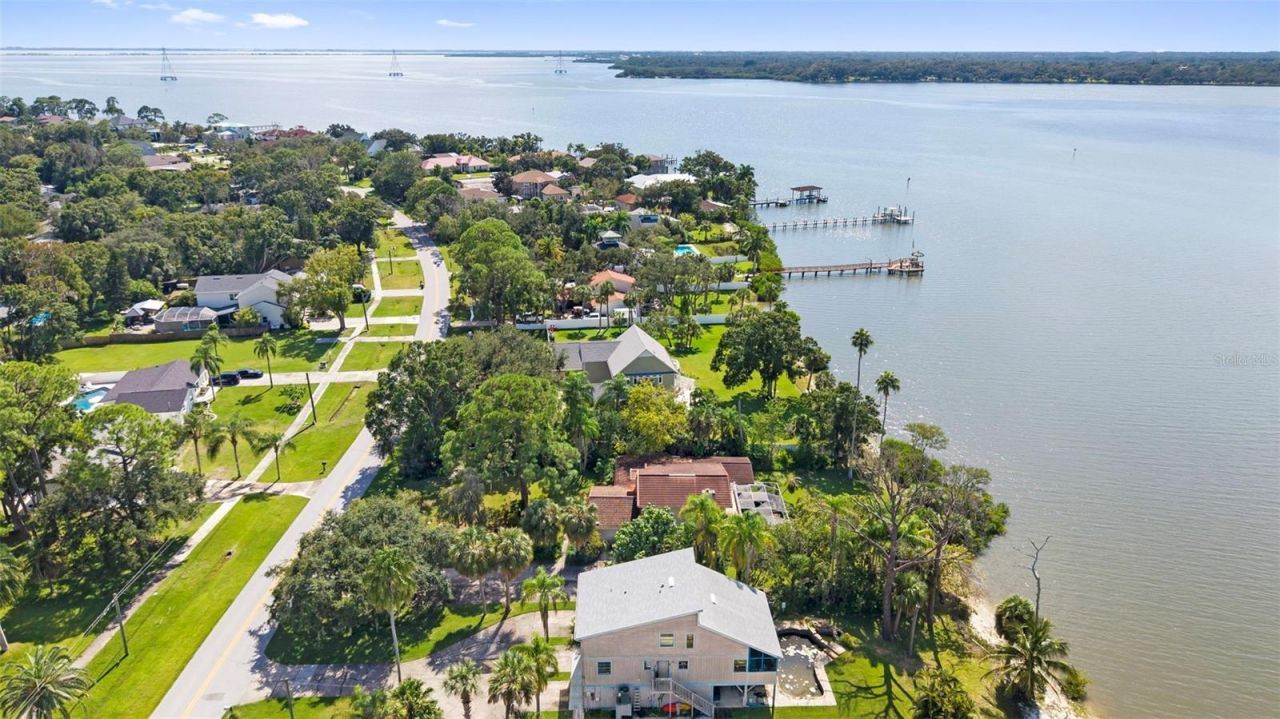 600 Shore Drive E, Oldsmar, FL 34677 Photo