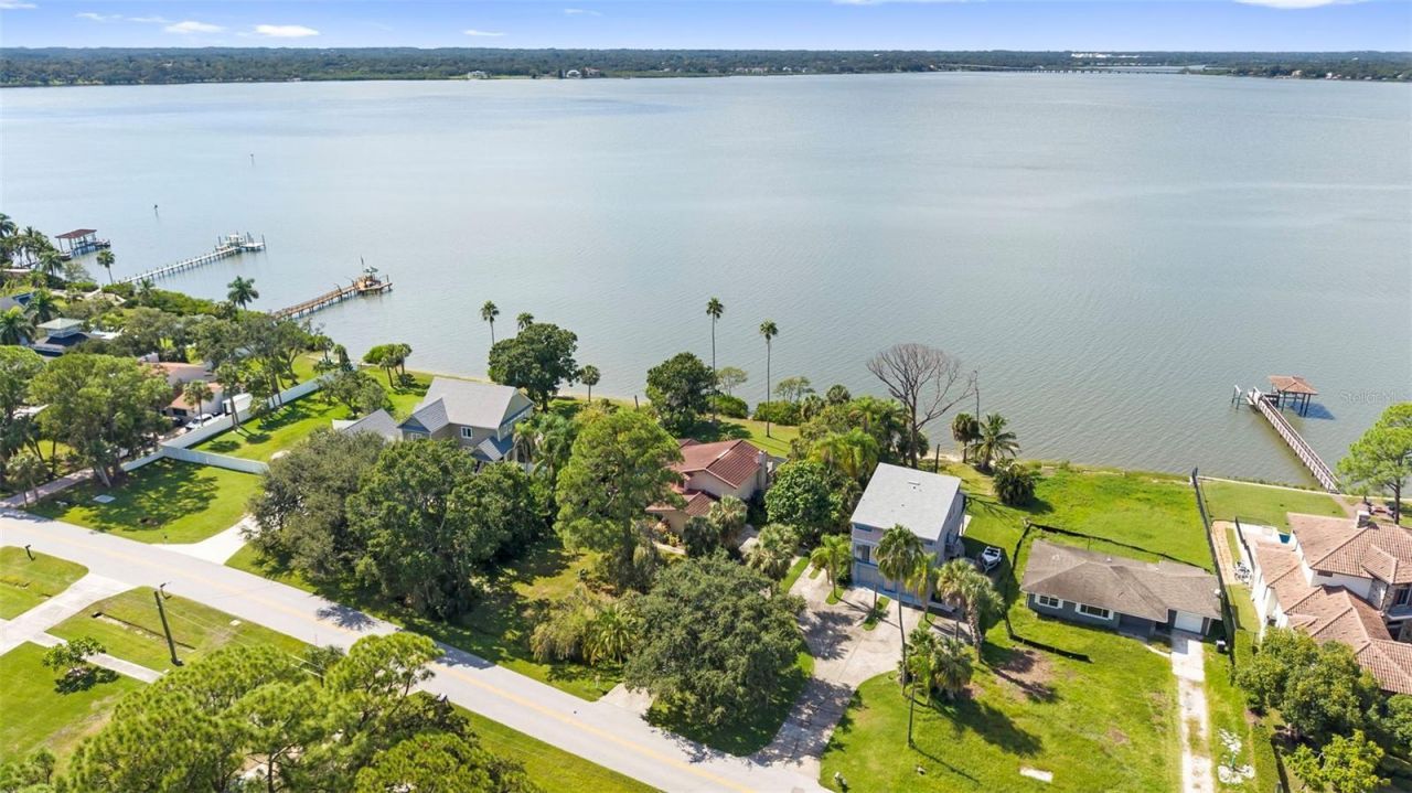 600 Shore Drive E, Oldsmar, FL 34677 Photo