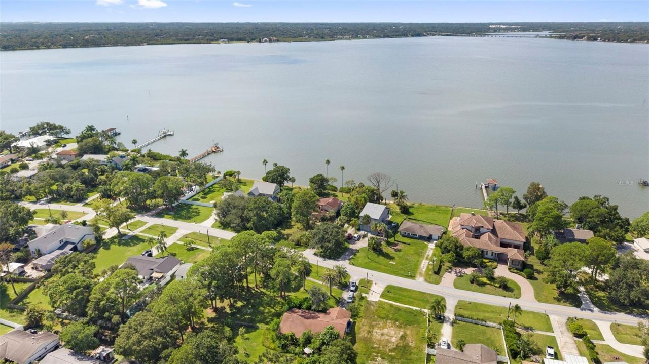 600 Shore Drive E, Oldsmar, FL 34677 Photo