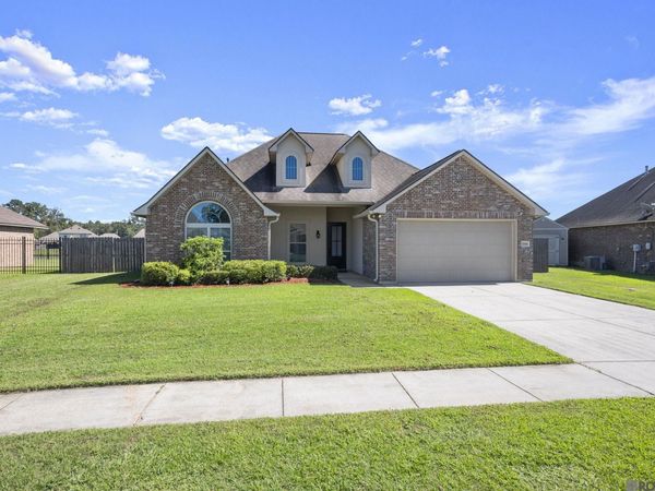 17568 Golden Eagle Dr, Prairieville, LA 70769
