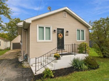 2698 Lakewood Avenue, Hamburg, NY 14075