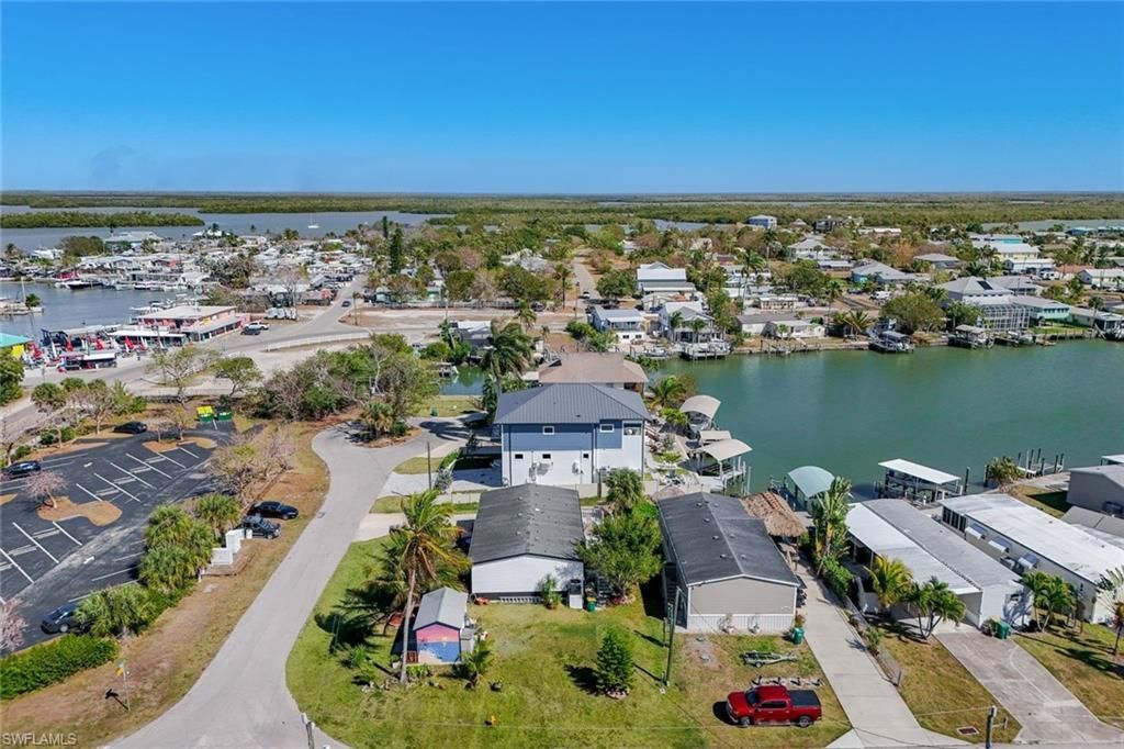 610 Sunset Dr , Goodland, FL 34140 Photo