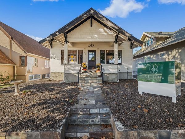 224 W 3rd Street, Moscow, ID 83843