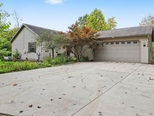 734 Catfish Drive, Allegan, MI 49010