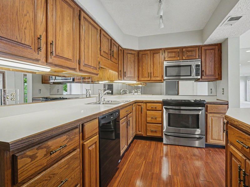1211 Lake Shore Drive , Unit 245, Columbus, OH 43204 Photo 10