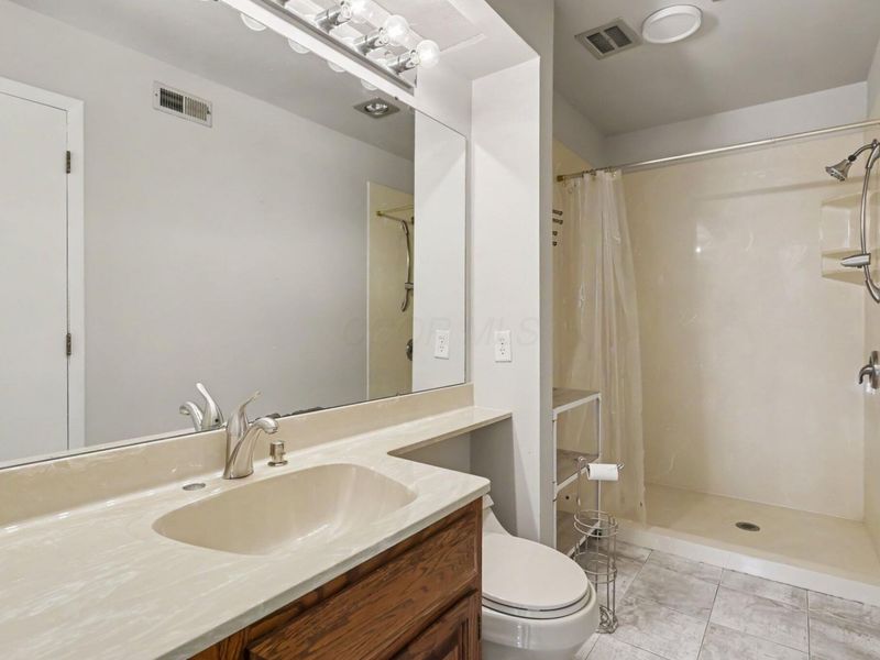 1211 Lake Shore Drive , Unit 245, Columbus, OH 43204 Photo 14