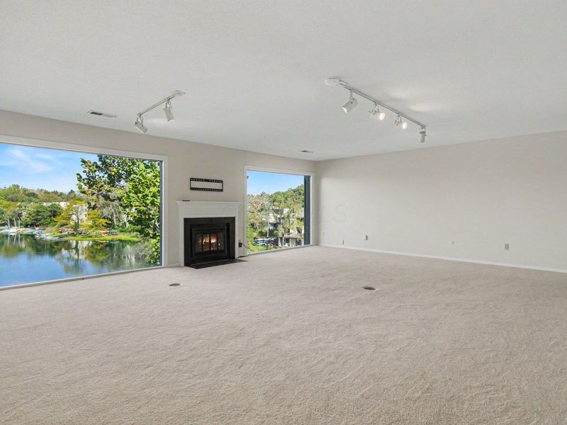 1211 Lake Shore Drive , Unit 245, Columbus, OH 43204 Photo 3